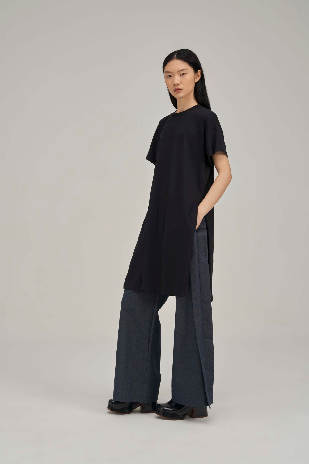 Filldora Onyx Relaxed Longline Tunic - view 2