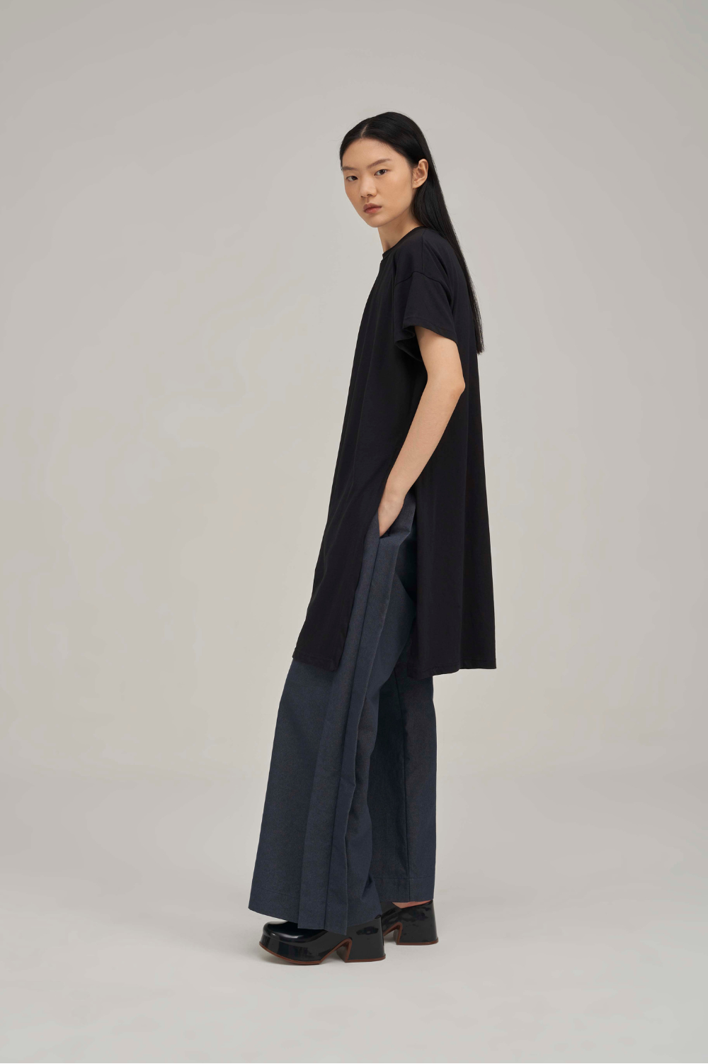 Filldora Onyx Relaxed Longline Tunic - view 3