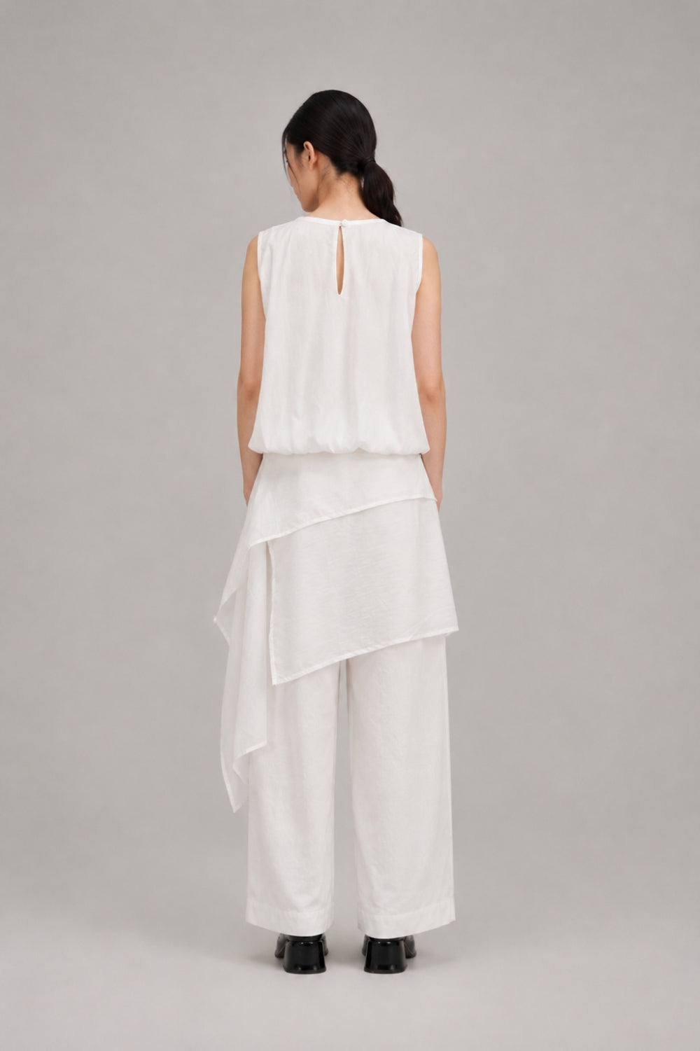 Filldora Sculpted Sleeveless Woven Blouse - view 3