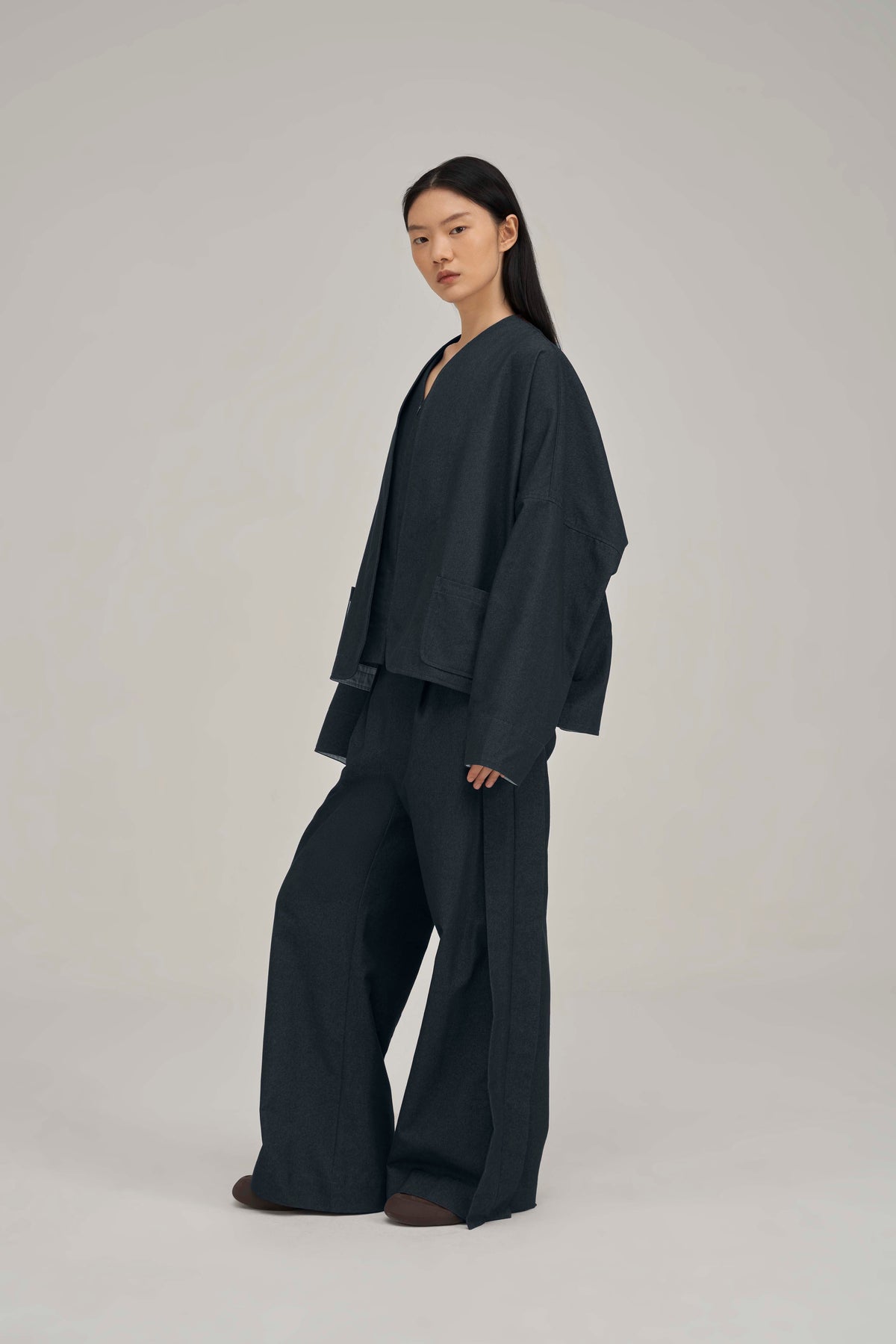 Filldora Relaxed V-Neck Woven Layering Jacket - view 6
